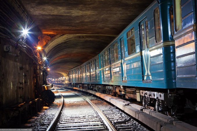 Kad pirmais metro tika uzcelts Maskavā