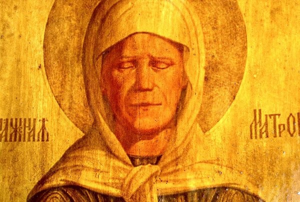 Kā izmantot masāžu Saint Matrona eļļu